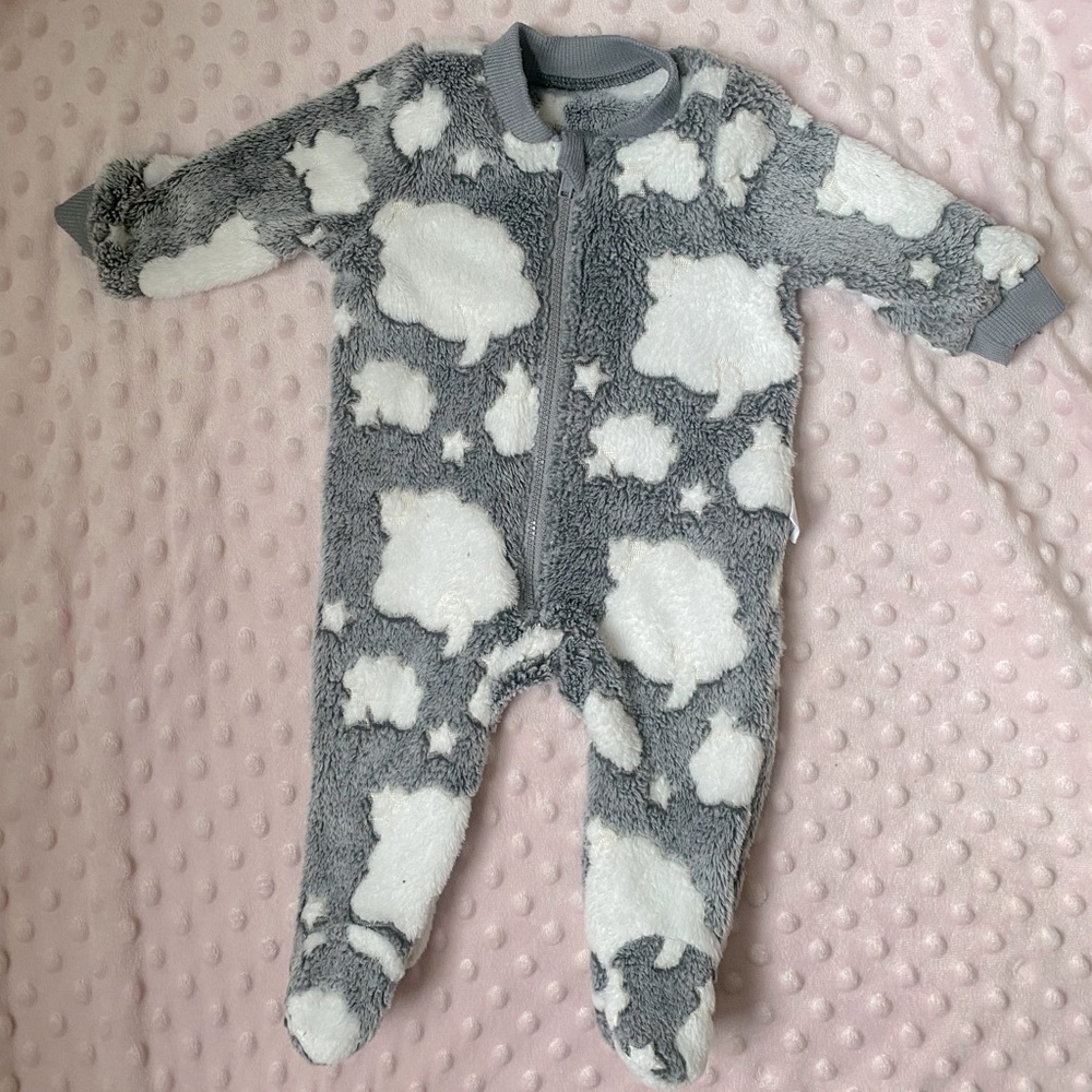 SHEIN Glow in the Dark Cloud Footies